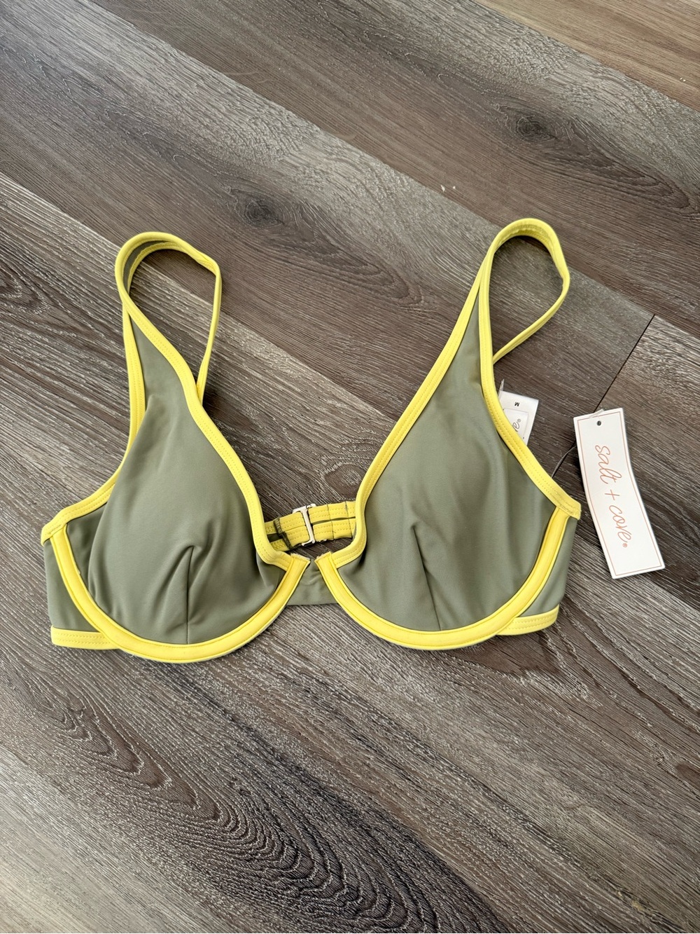 New Salt & Cove Bikini Top Size Medium